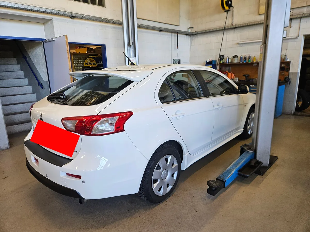 MITSUBISHI Lancer SB 1.8 — zdjęcie 2