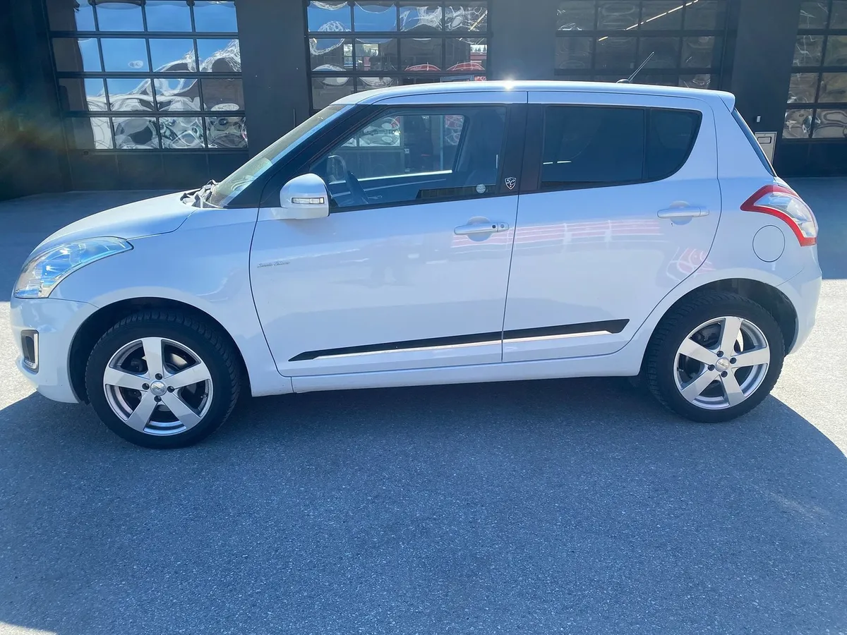 SUZUKI Swift 1.2 4WD — zdjęcie 2