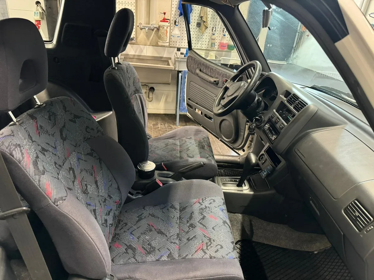 TOYOTA RAV4 2.0 — zdjęcie 11