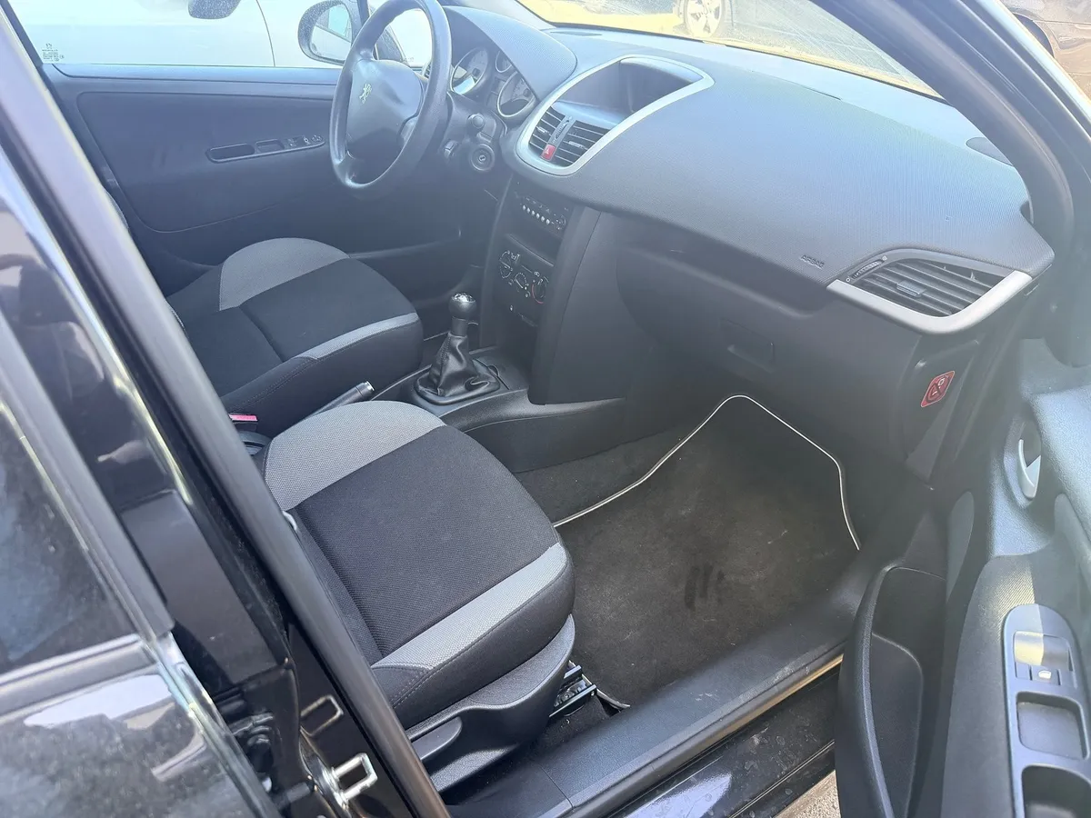 PEUGEOT 207 1.4i 16V — zdjęcie 3