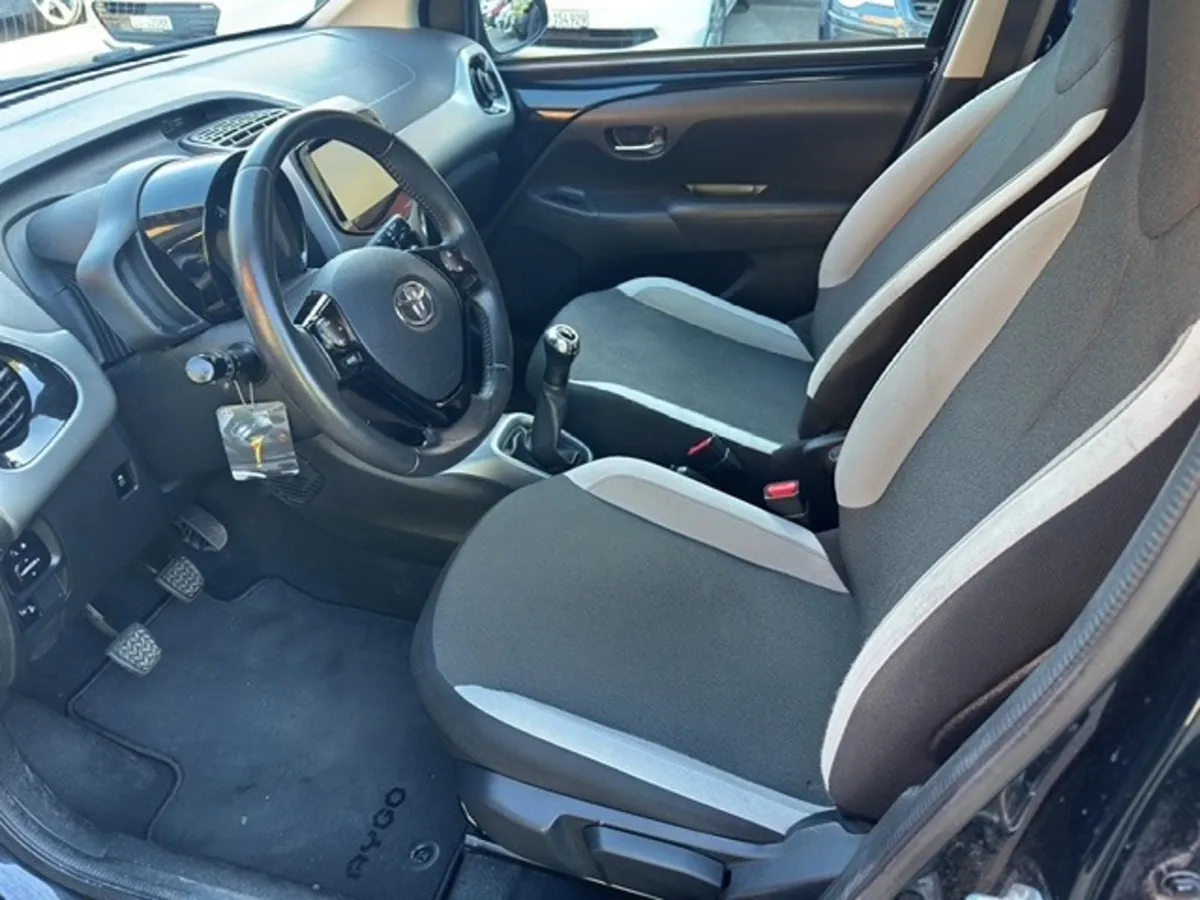 TOYOTA Aygo 1.2 — zdjęcie 11