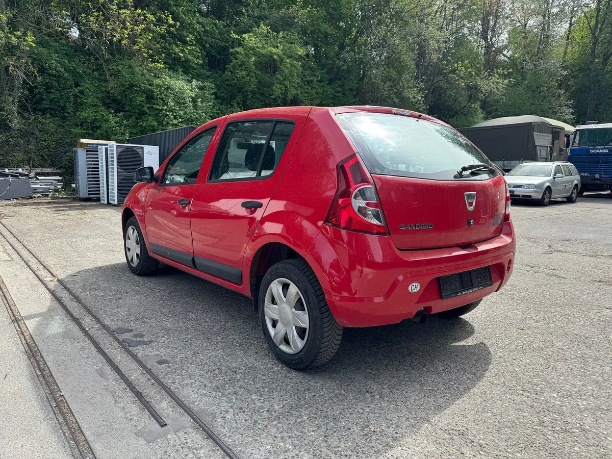 DACIA Sandero 1.2 75 — zdjęcie 6