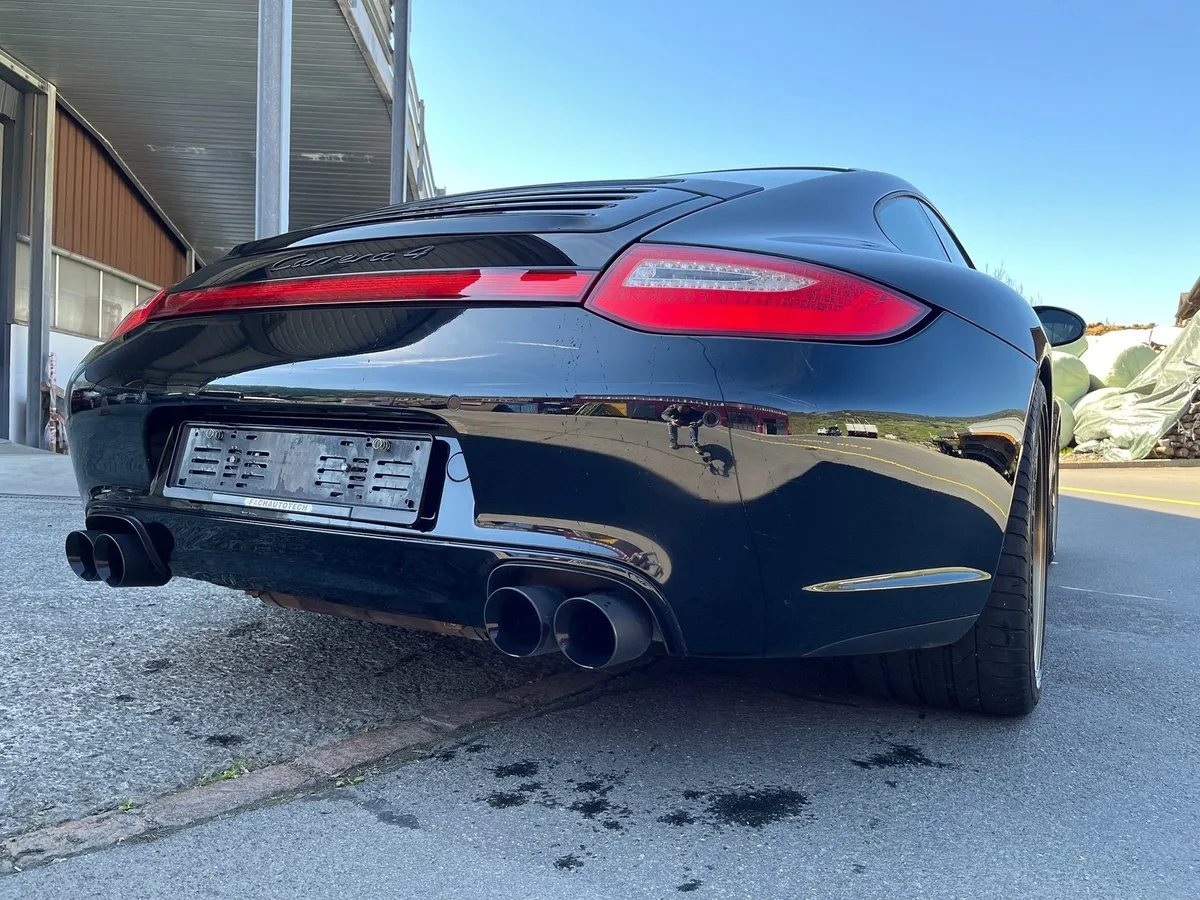 PORSCHE 911 Carrera 4 — zdjęcie 5