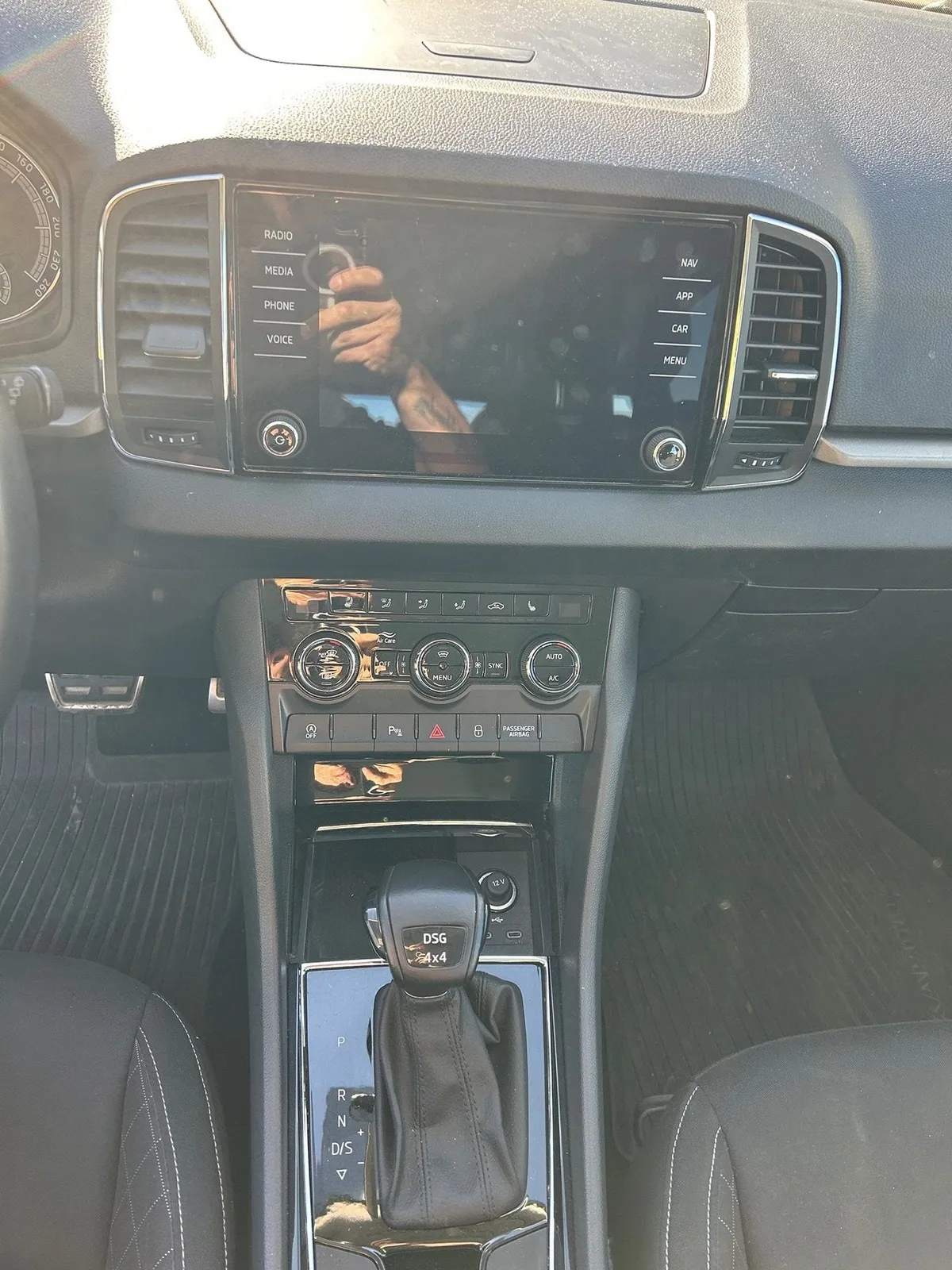SKODA Karoq 2.0 TDI 4x4 — zdjęcie 10
