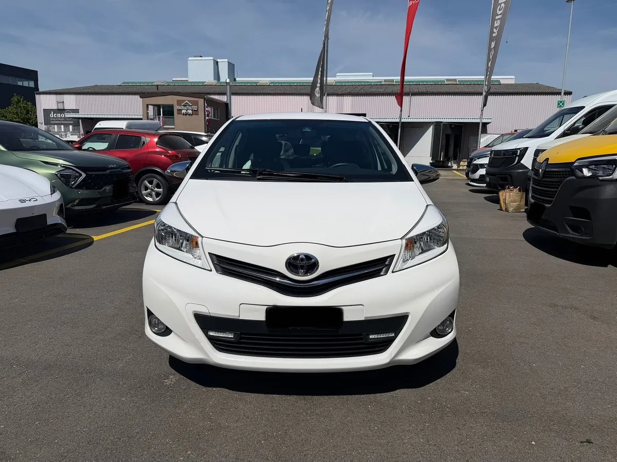 TOYOTA Yaris 1.33 — zdjęcie 2