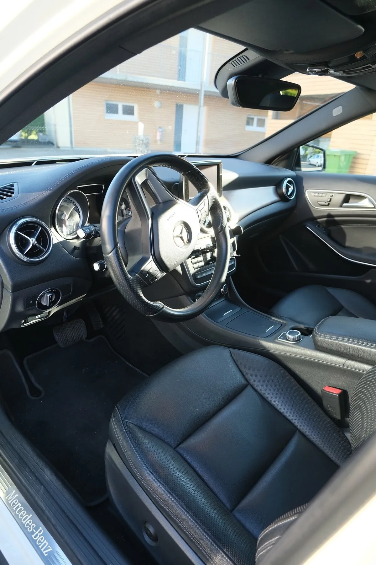 MERCEDES-BENZ GLA220CDI 4m — zdjęcie 10