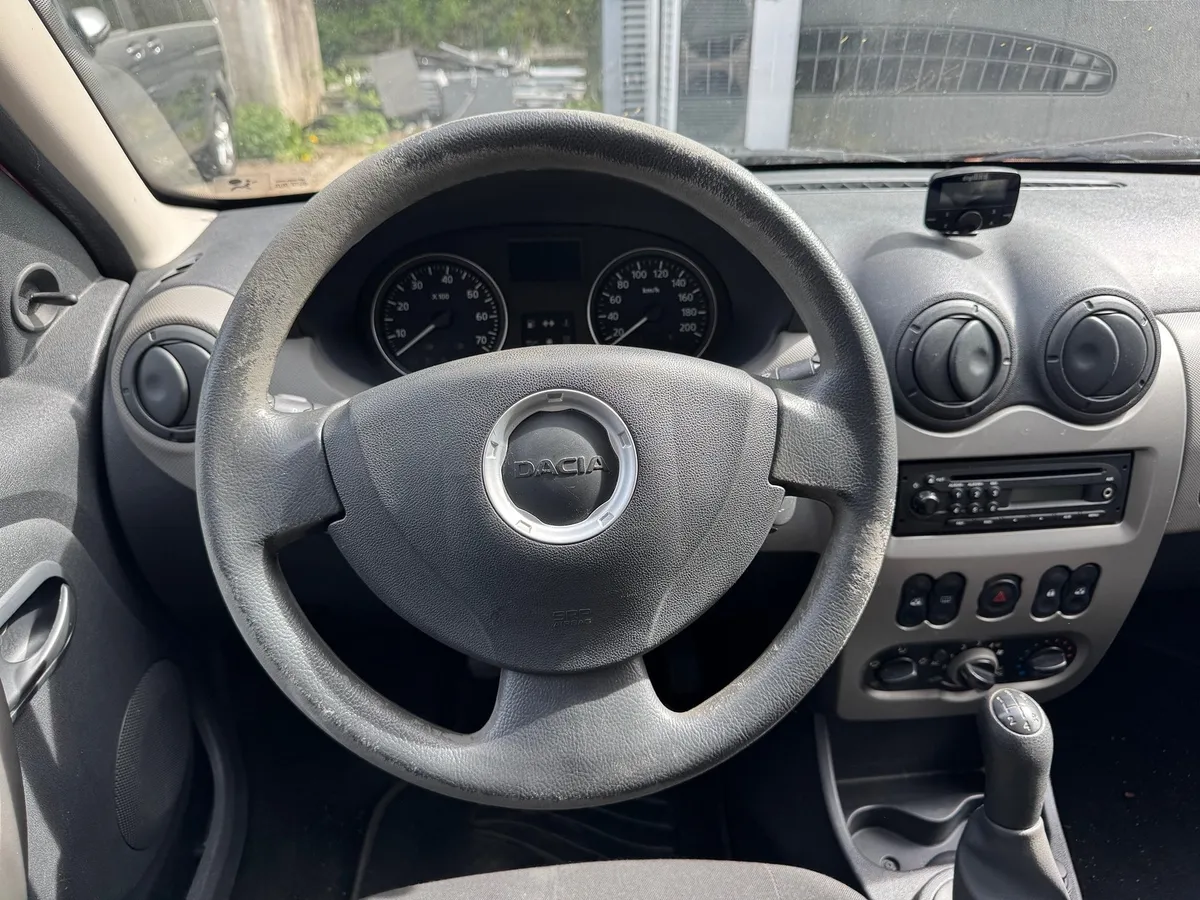 DACIA Sandero 1.2 75 — zdjęcie 9