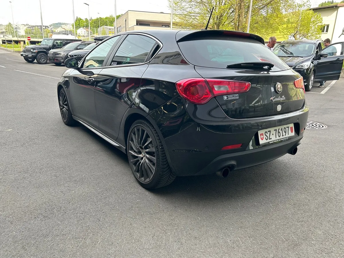 ALFA ROMEO Giulietta 1750 — zdjęcie 11