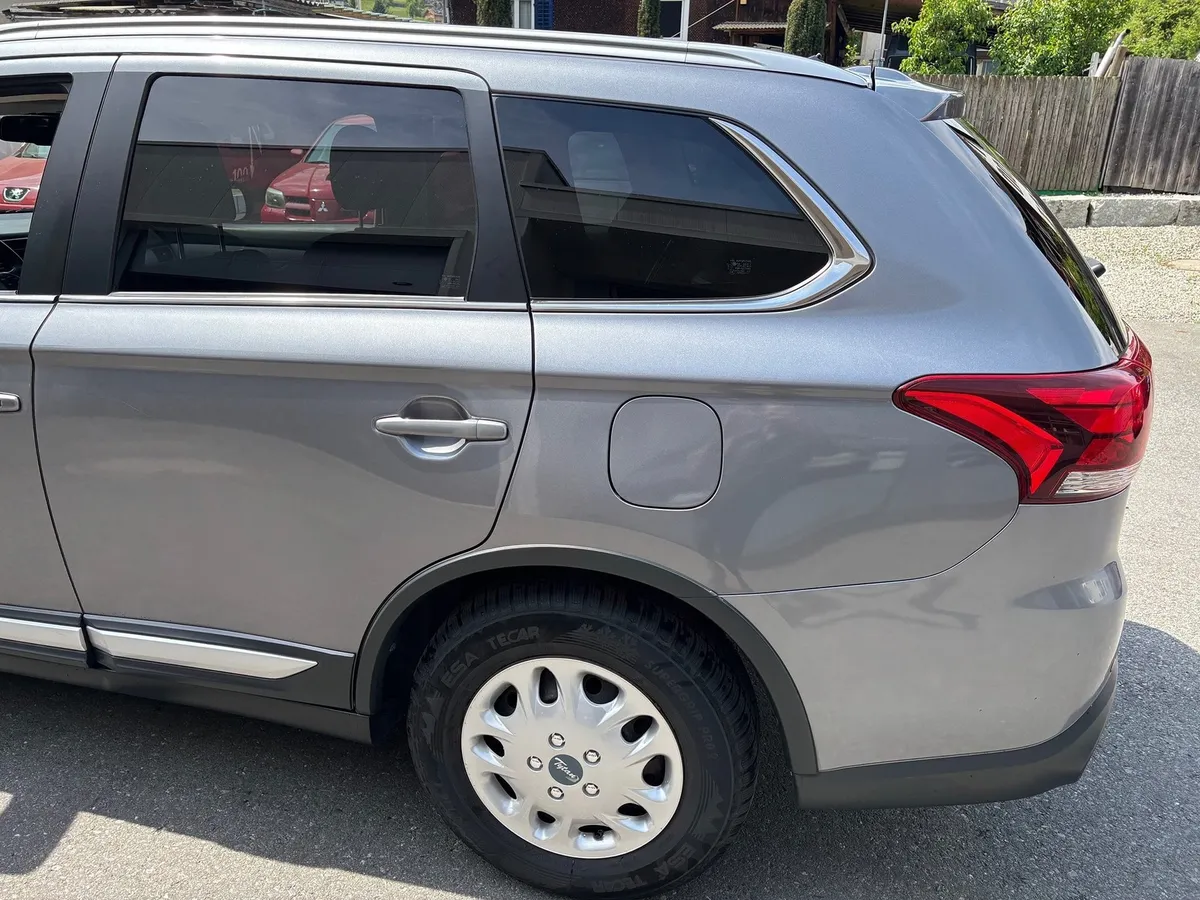 MITSUBISHI Outlander — zdjęcie 7