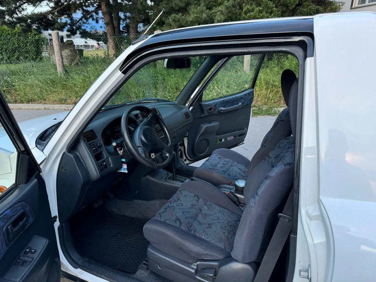 TOYOTA RAV4 2.0 — zdjęcie 6