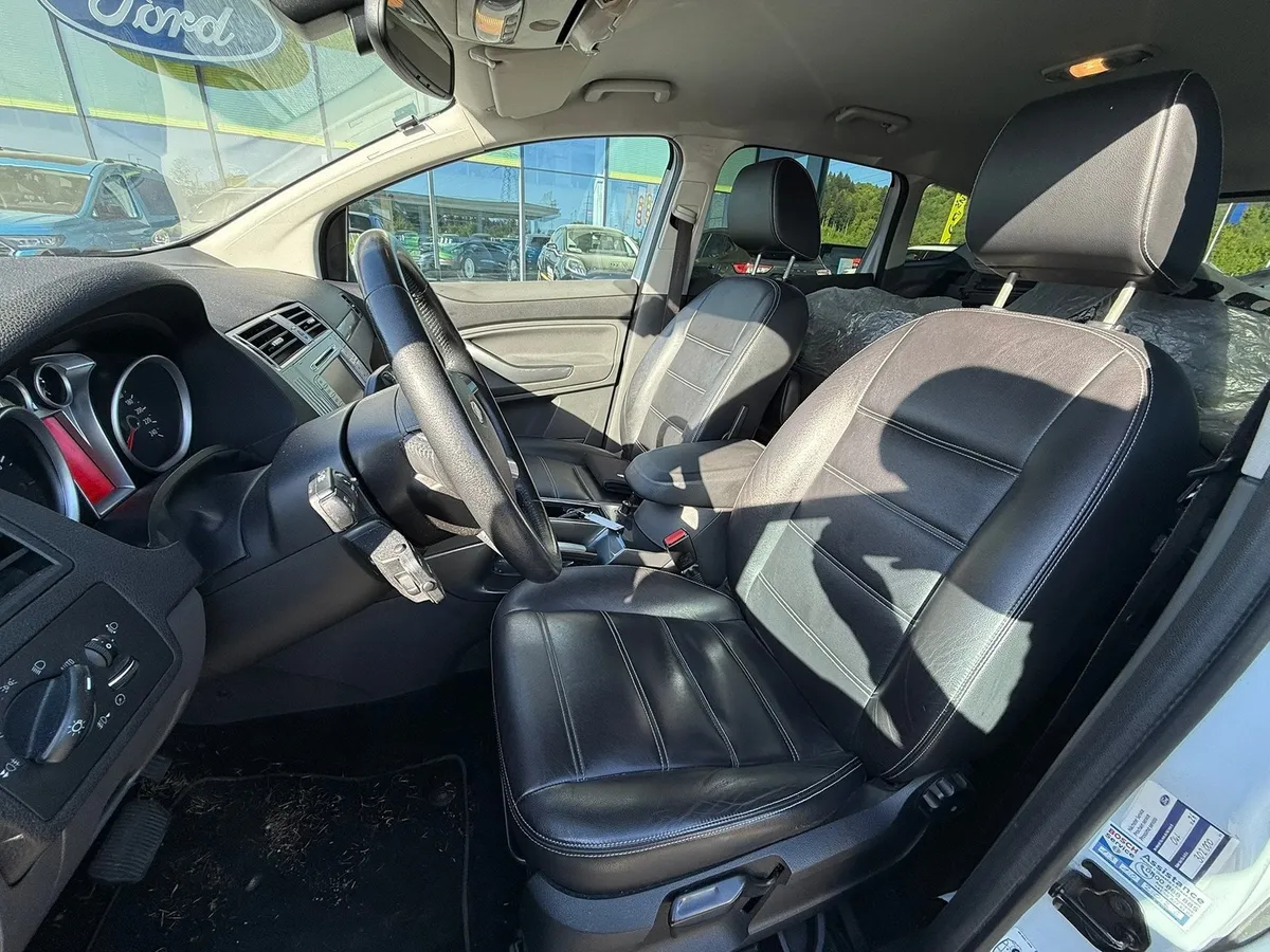 FORD Kuga 2.5 4x4 — zdjęcie 5