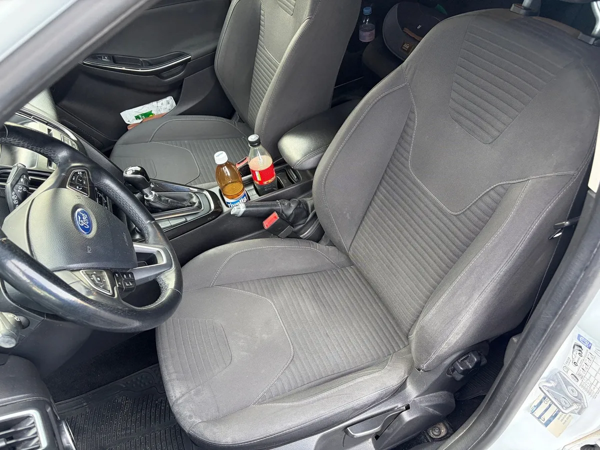 FORD Focus 1.5 TDCiECO — zdjęcie 5