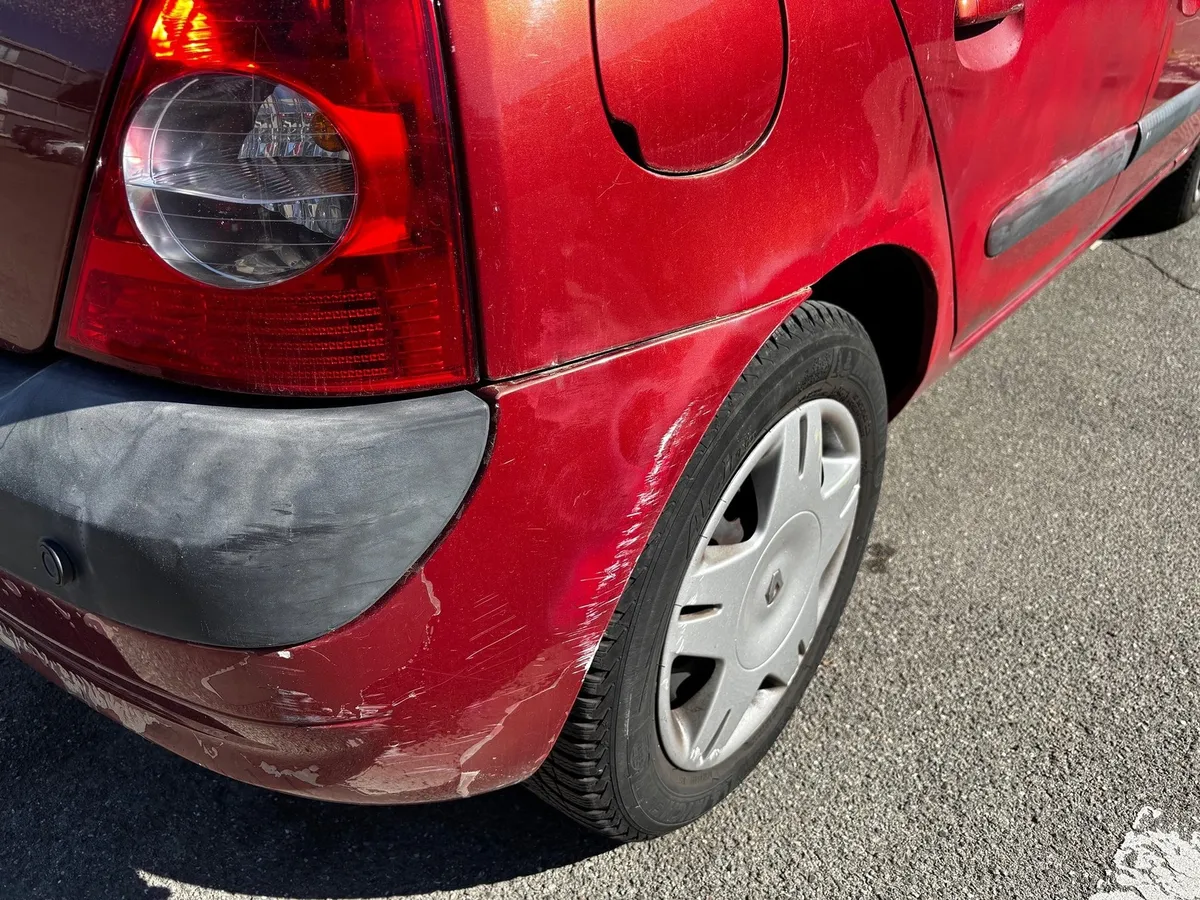 RENAULT Clio 1.6 16V — zdjęcie 8