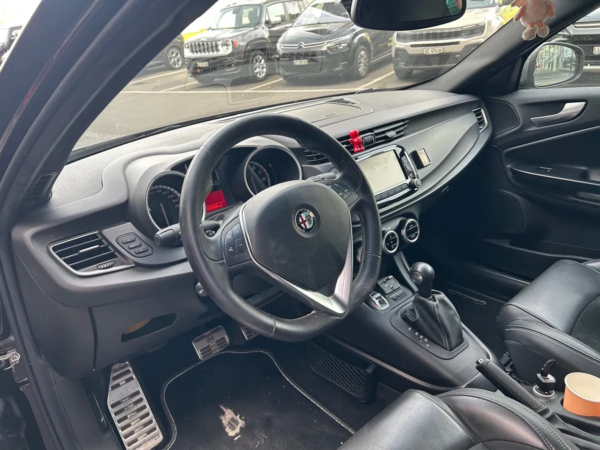ALFA ROMEO Giulietta 1750 — zdjęcie 14