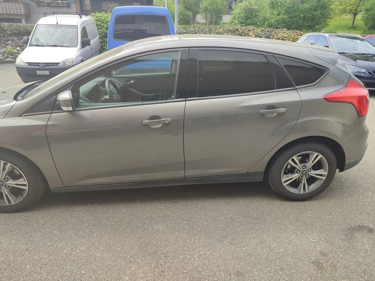 FORD Focus 1.0 SCTi — zdjęcie 6