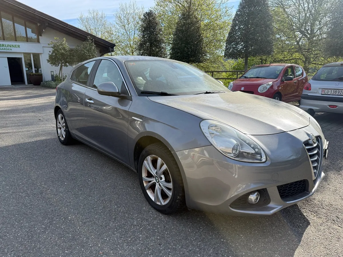 ALFA ROMEO Giulietta 2.0TD — zdjęcie 2