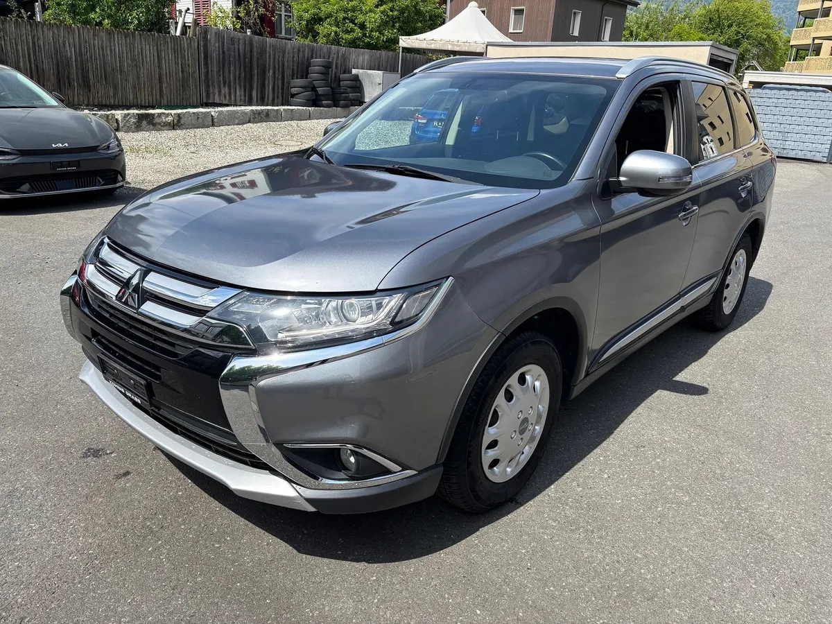 MITSUBISHI Outlander — zdjęcie 8