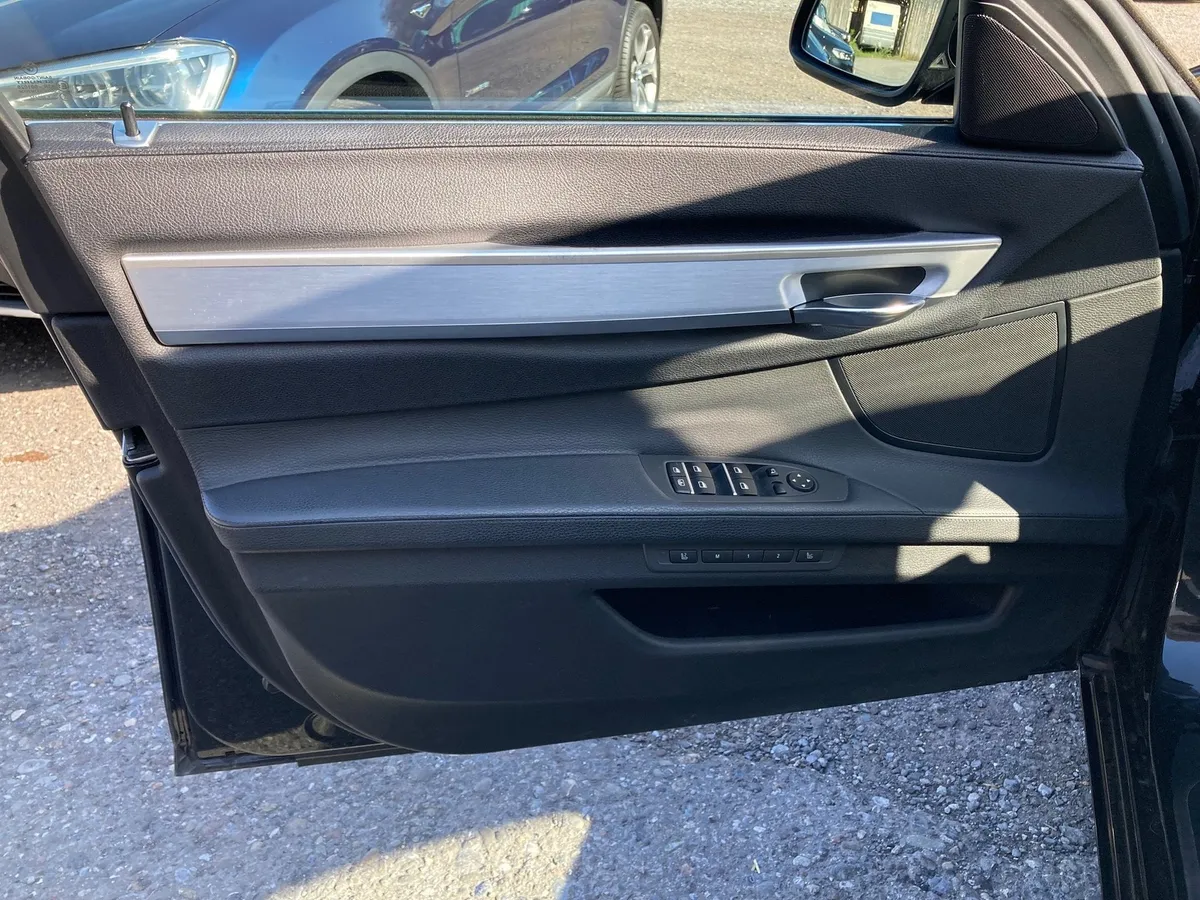 BMW 750l XDrive — zdjęcie 14