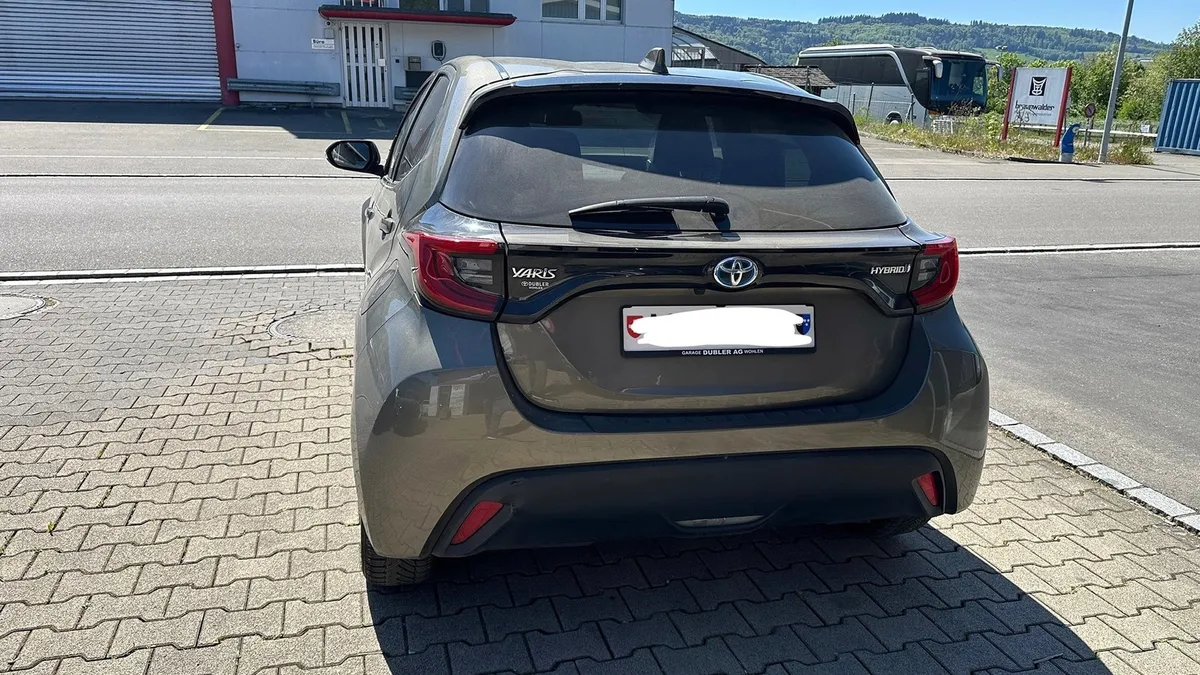 TOYOTA Yaris Hybrid — zdjęcie 5
