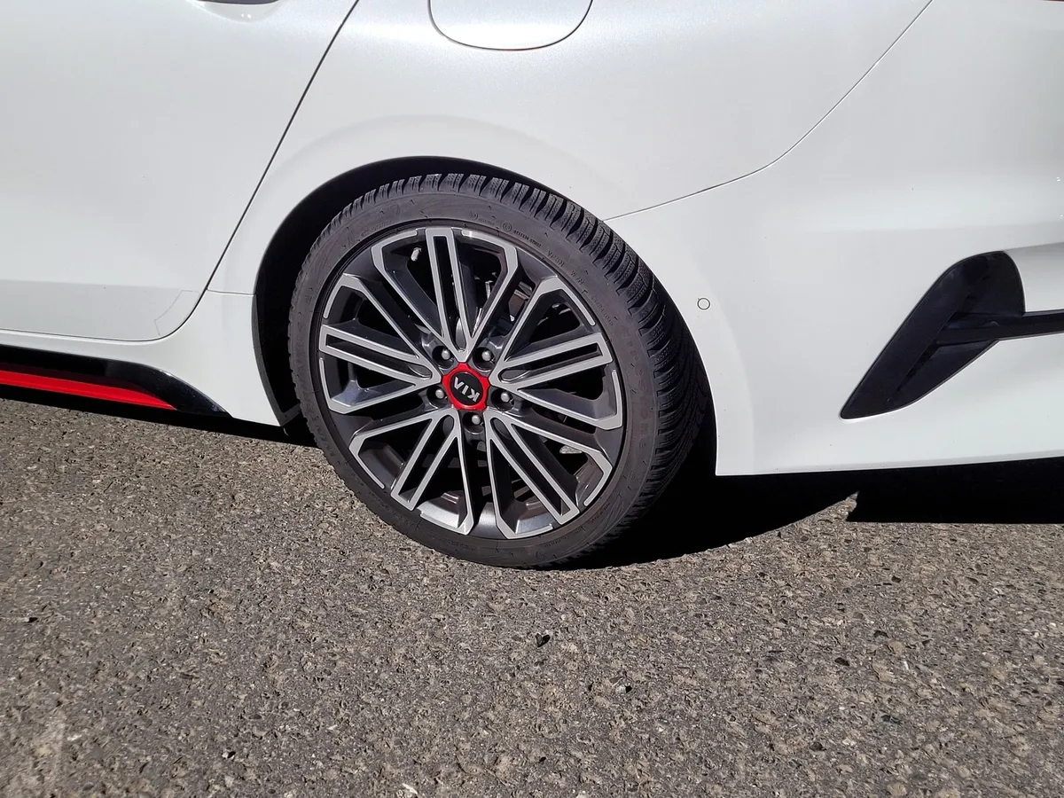 KIA ProCeed GT 1.6 — zdjęcie 10