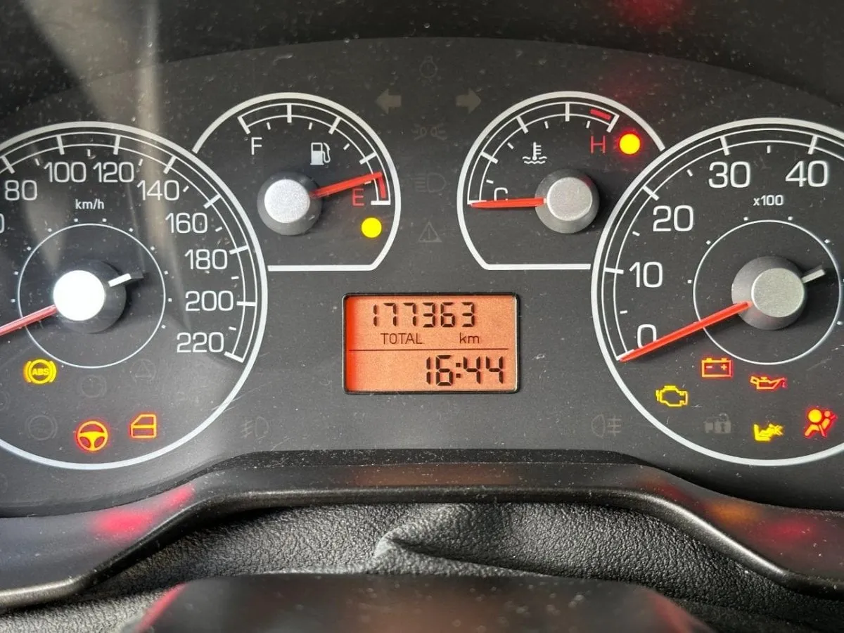 FIAT Punto 1.4 Dynamic, 78 HP — zdjęcie 13