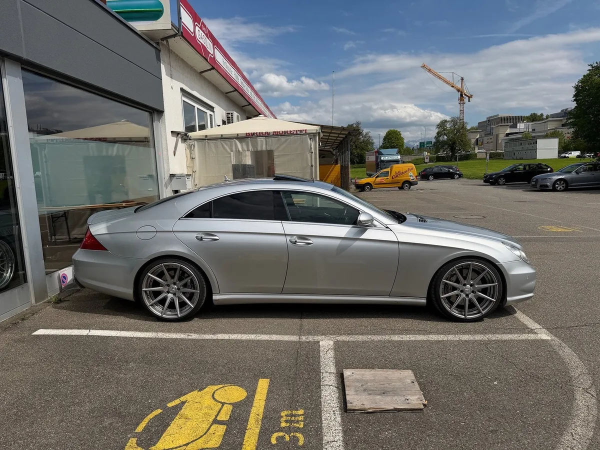 MERCEDES-BENZ CLS 63 AMG — zdjęcie 4