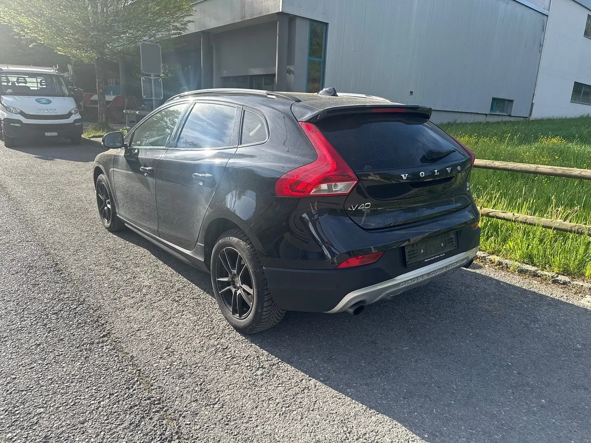 VOLVO V40 CC T4 AWD — zdjęcie 3