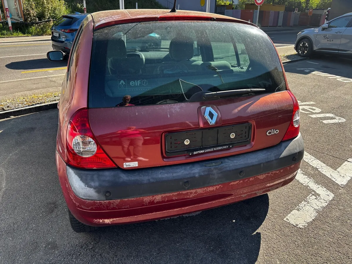 RENAULT Clio 1.6 16V — zdjęcie 4