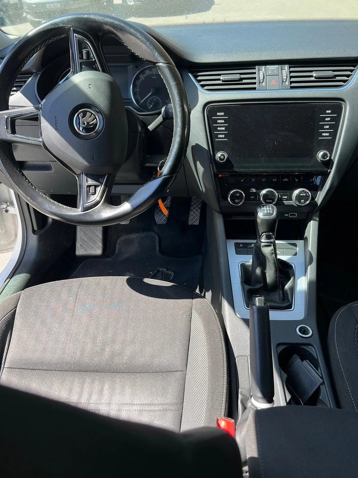 SKODA Octavia C 2.0 — zdjęcie 11