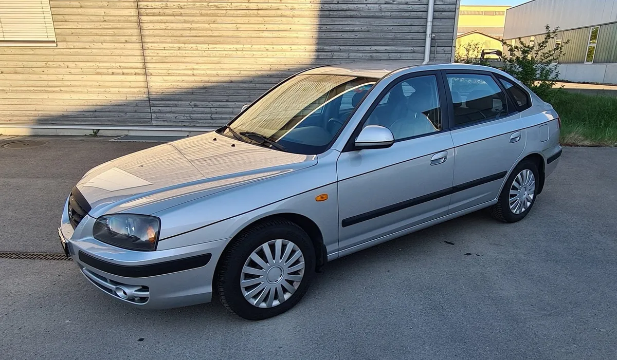 HYUNDAI Elantra 2.0 CVVT Swiss Edition — zdjęcie 8