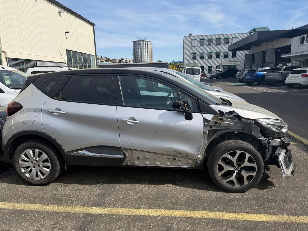RENAULT Captur 130 — zdjęcie 2