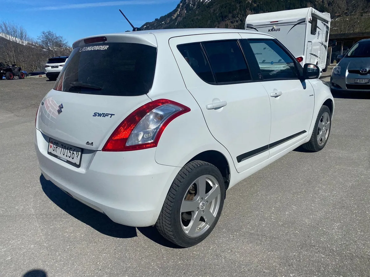 SUZUKI Swift 1.2 4WD — zdjęcie 4