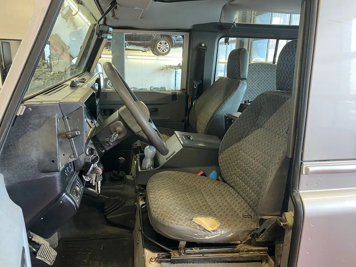 LAND ROVER Land-Rover Defender 90TDi — zdjęcie 14