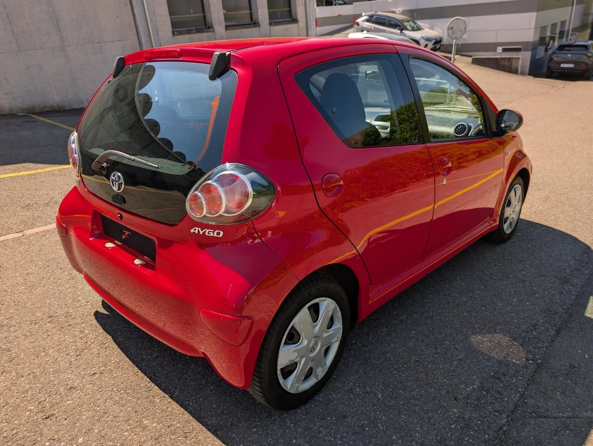 TOYOTA AYGO 1.0 — zdjęcie 5