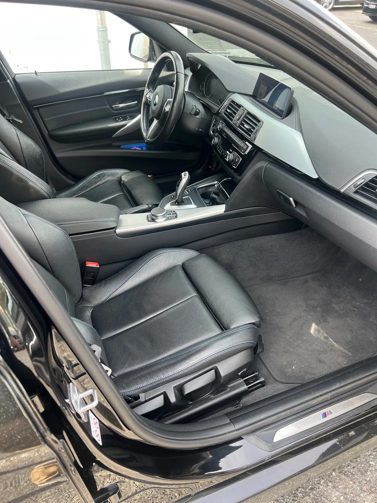 BMW 320i xDrive — zdjęcie 10
