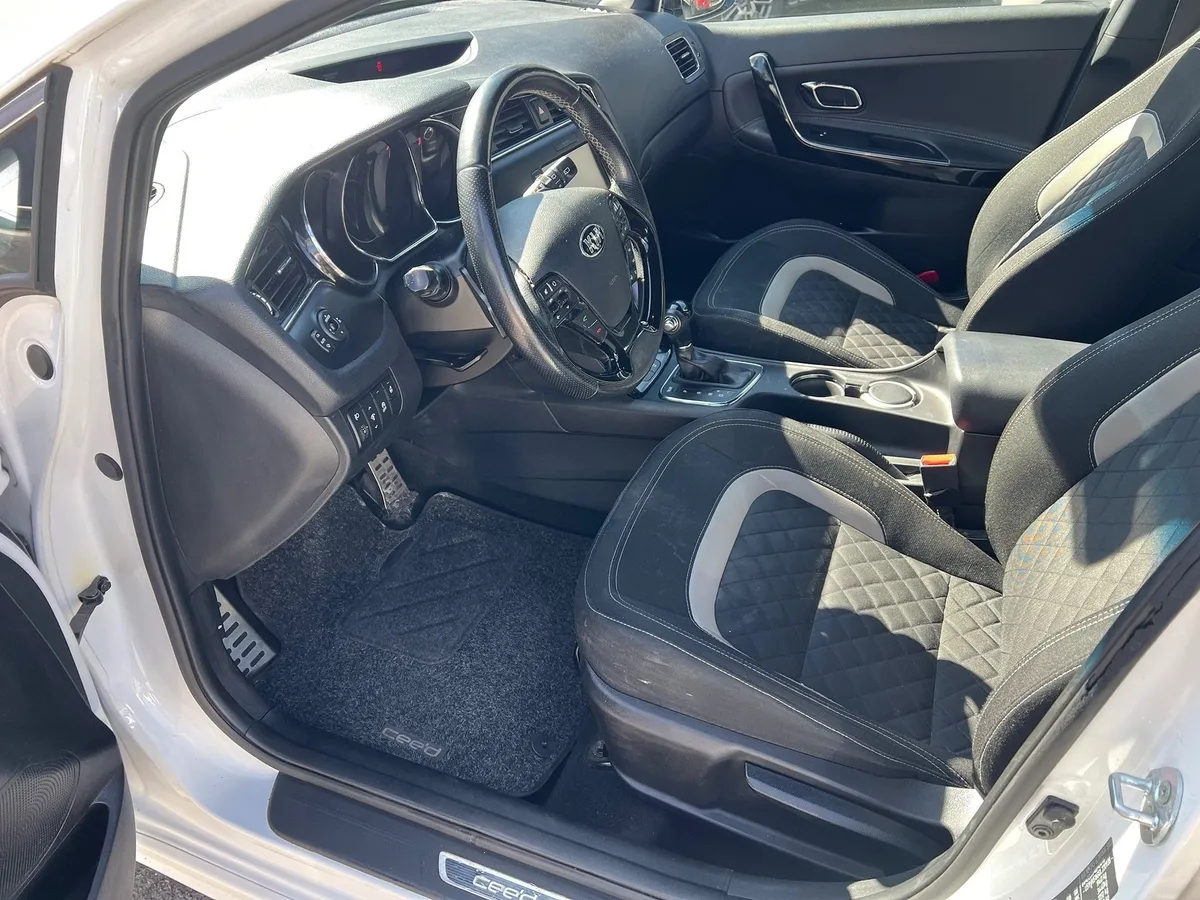 KIA cee'd II 1.6D DCT — zdjęcie 8