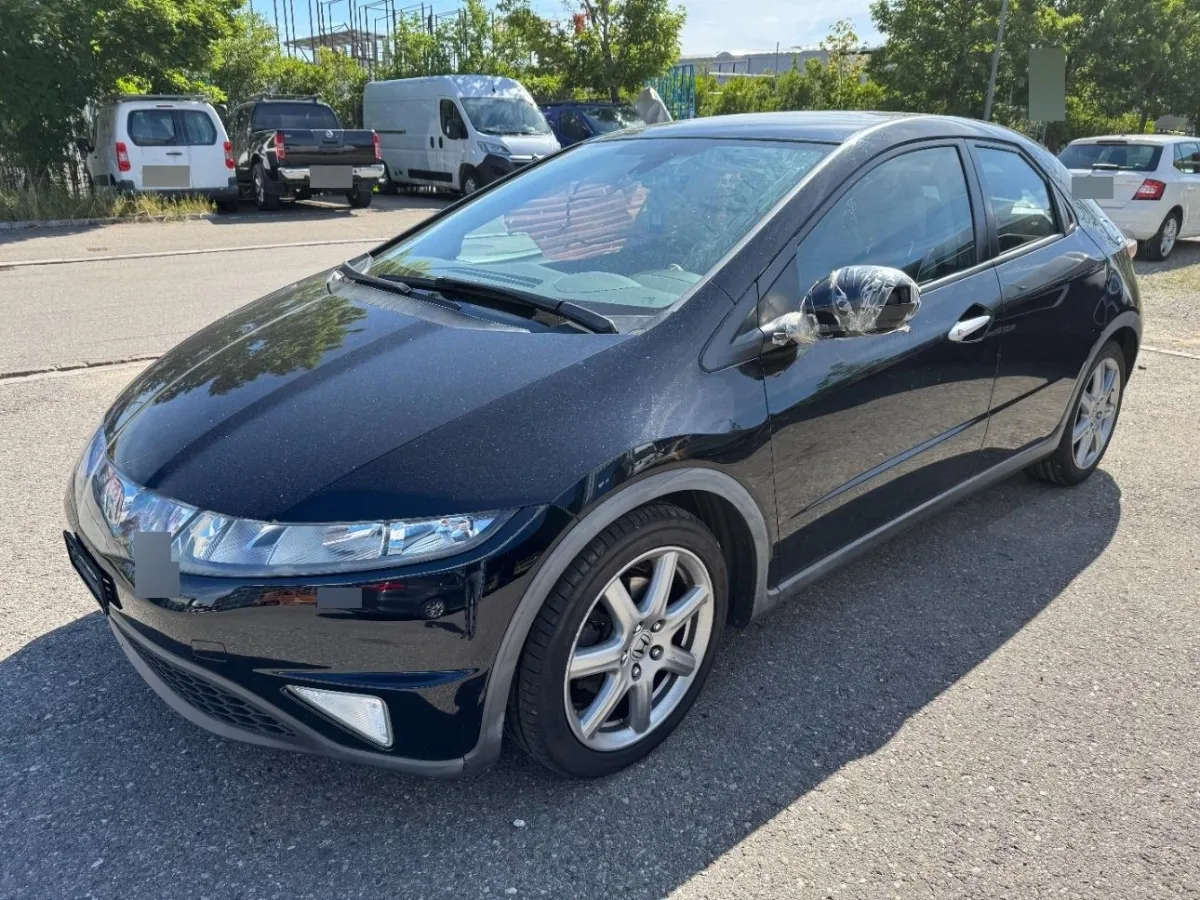 Honda Civic 1.8i 5DR, 139 PS — zdjęcie 8