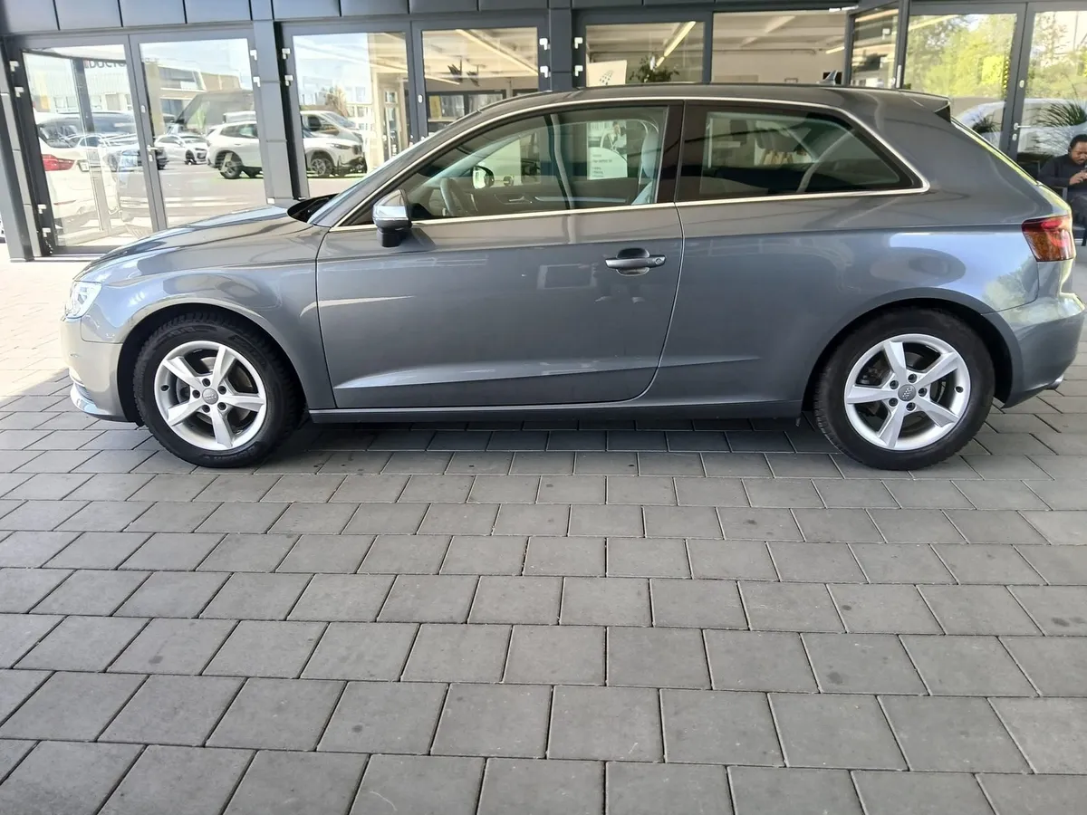 AUDI A3 Ambiente 1.4 TFSI — zdjęcie 8