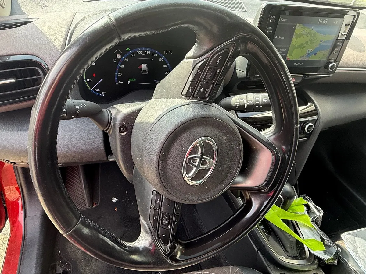 TOYOTA Yaris Cross HSD — zdjęcie 12