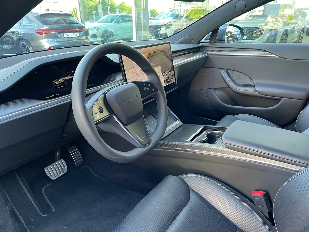 TESLA Model S Plaid — zdjęcie 9