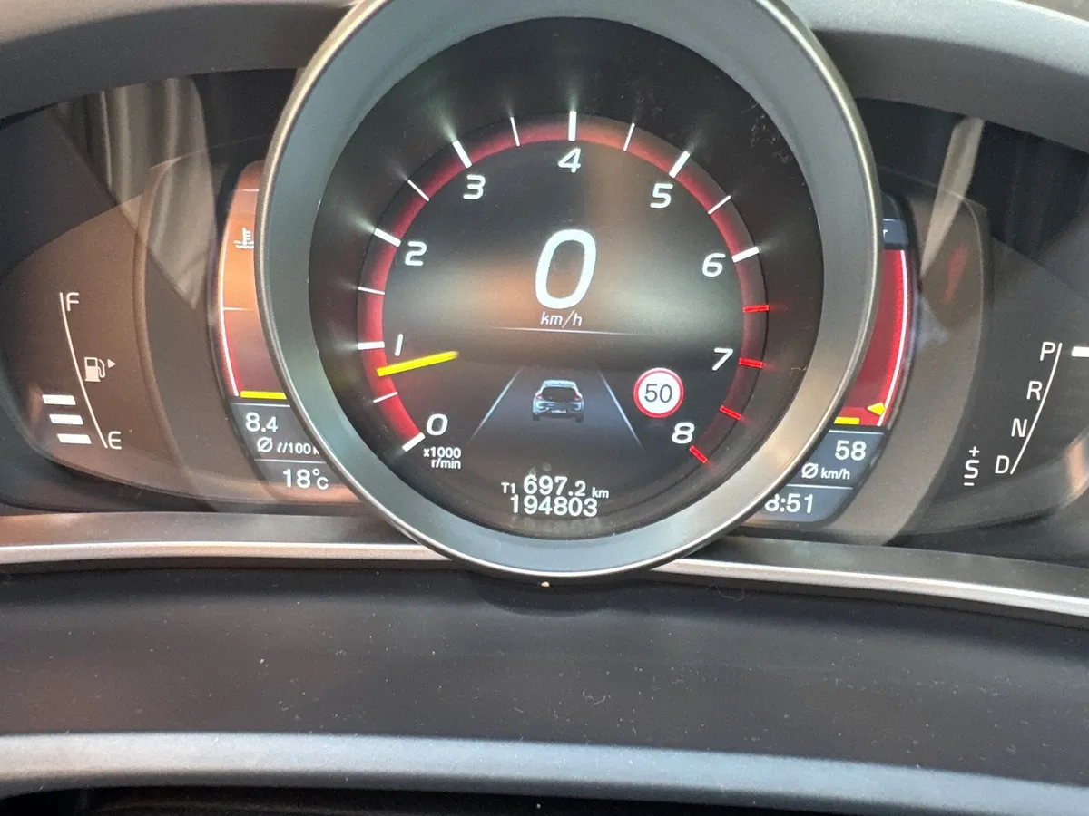 VOLVO V40 CC T4 AWD — zdjęcie 14