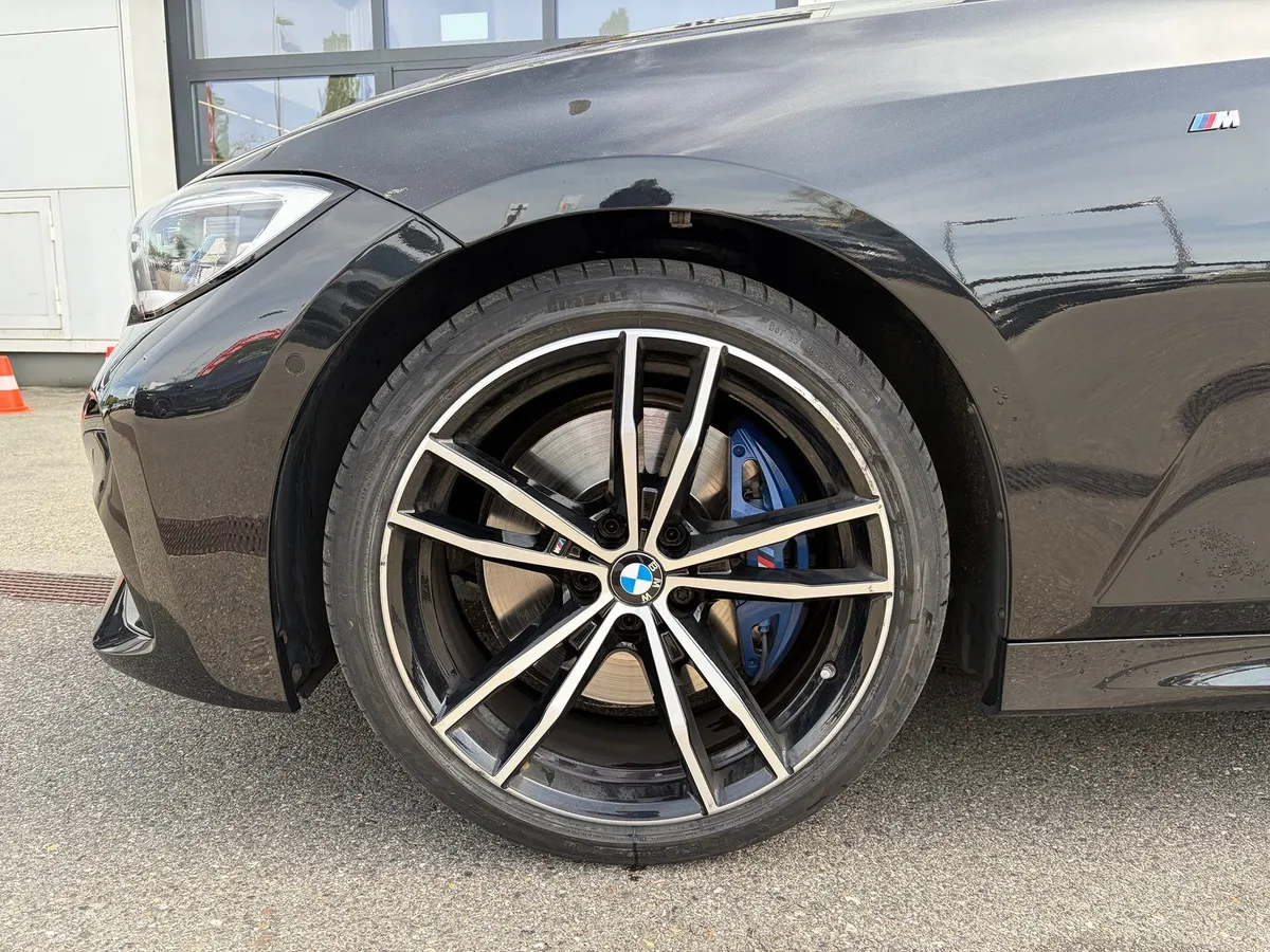 BMW 330d xDrive — zdjęcie 9