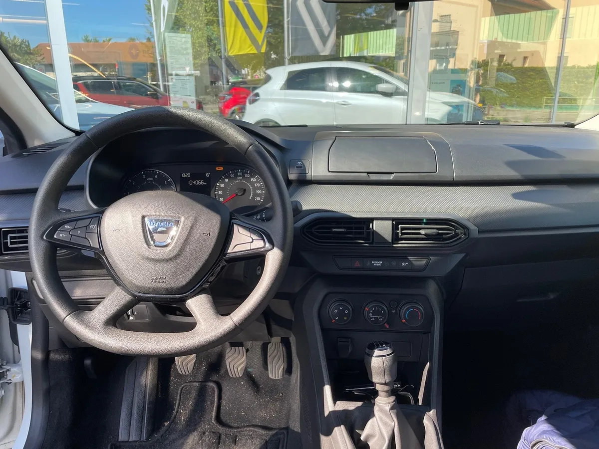 DACIA Sandero — zdjęcie 15