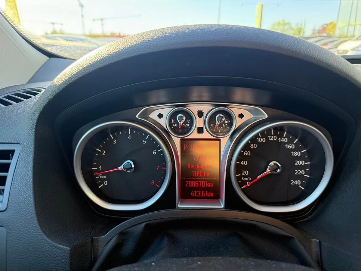 FORD Kuga 2.5 4x4 — zdjęcie 7