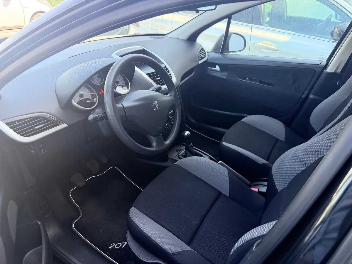 PEUGEOT 207 1.4i 16V — zdjęcie 4