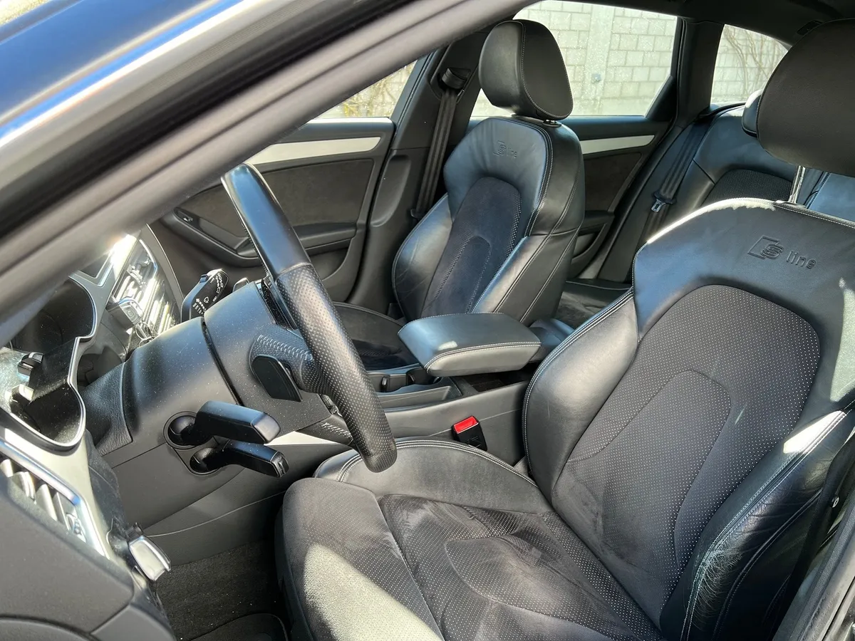 AUDI A4 Avant 2.0TDI — zdjęcie 13
