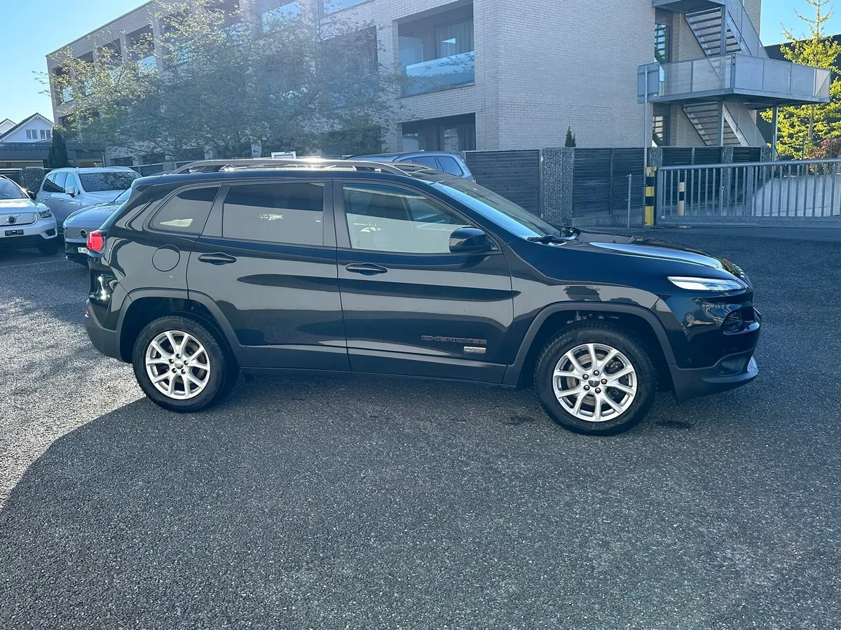 JEEP Cherokee 2.2 TD — zdjęcie 4