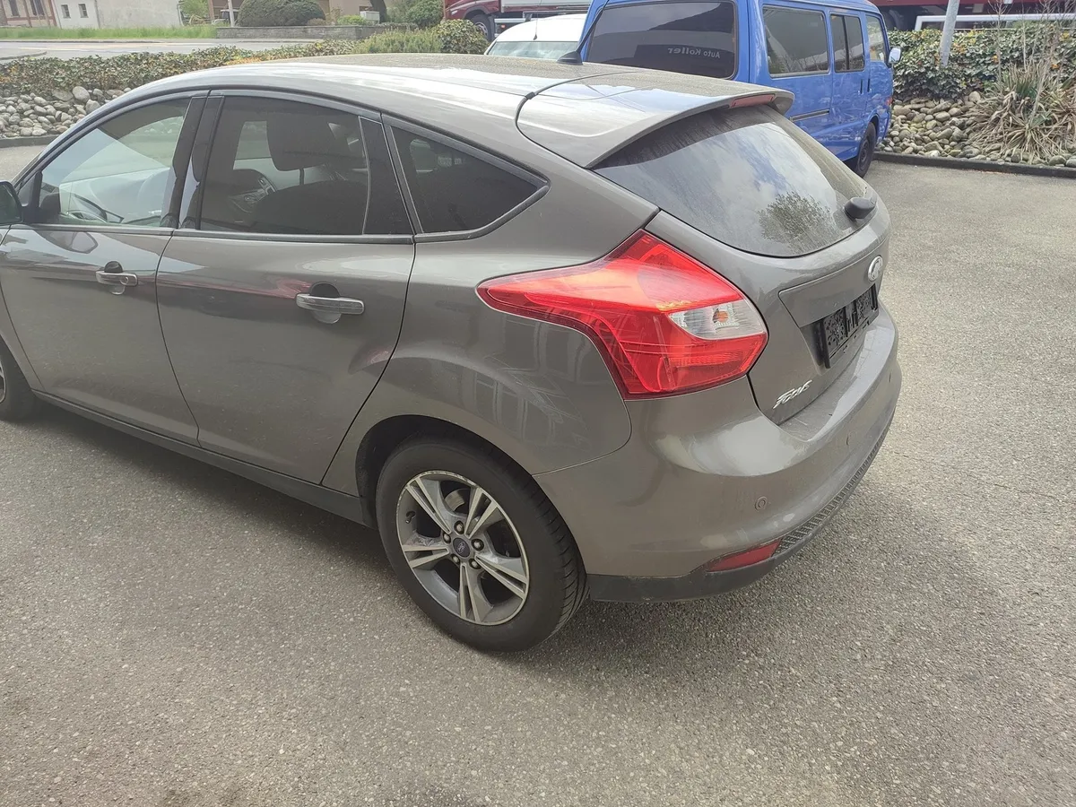 FORD Focus 1.0 SCTi — zdjęcie 7