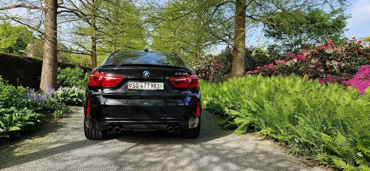 BMW X6M — zdjęcie 4