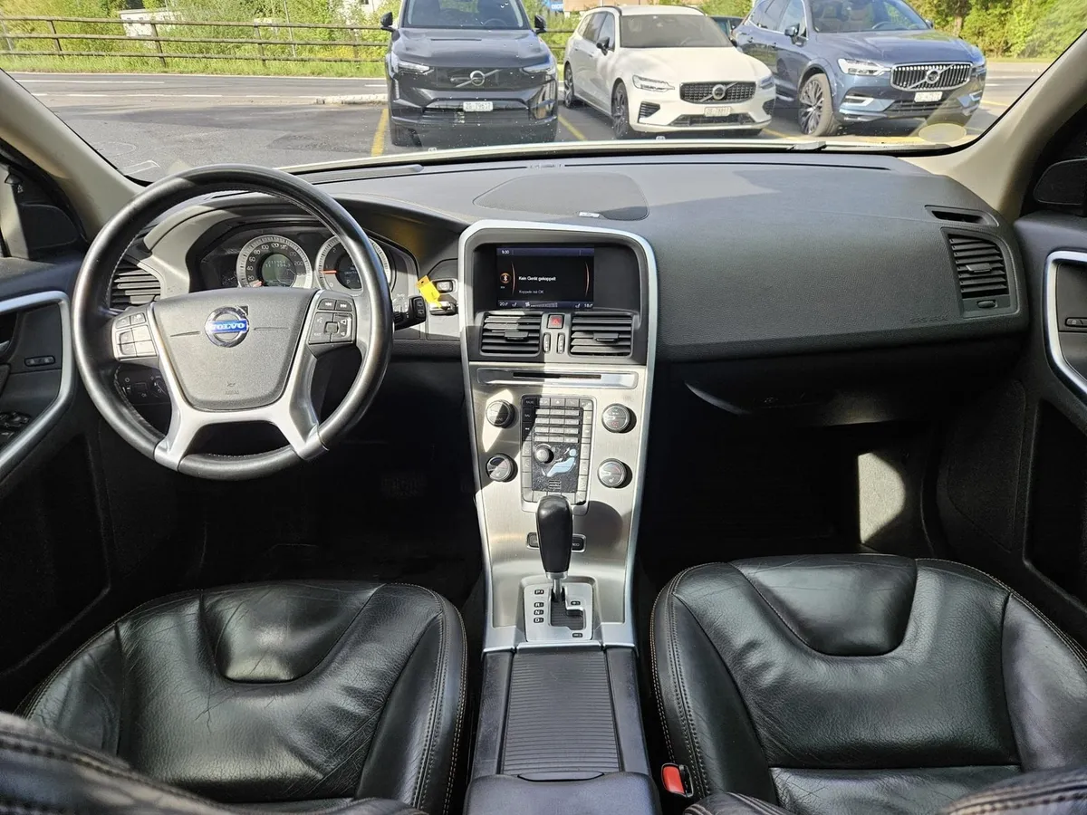 VOLVO XC60 D5 AWD — zdjęcie 14